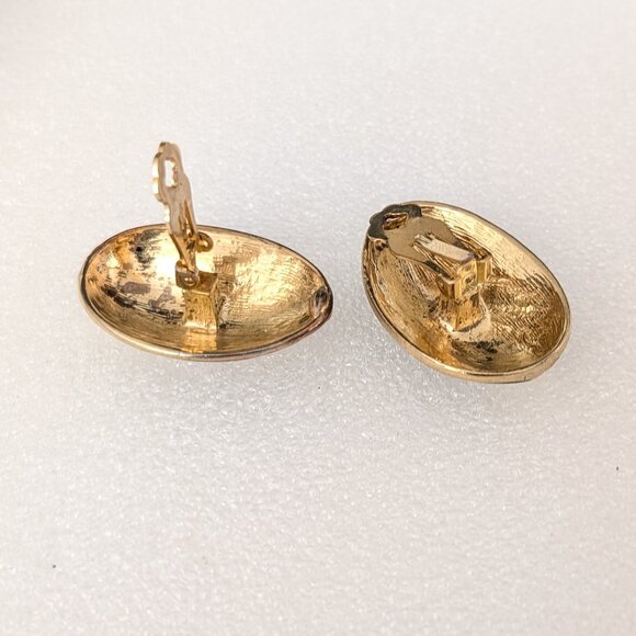 Vintage black enamel clip on earrings with gold and cz accents - Picture 6 of 8